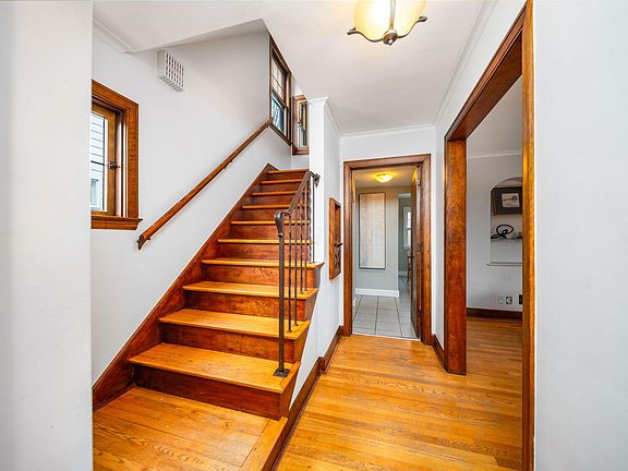 3rd image of 367 E Dunedin Rd