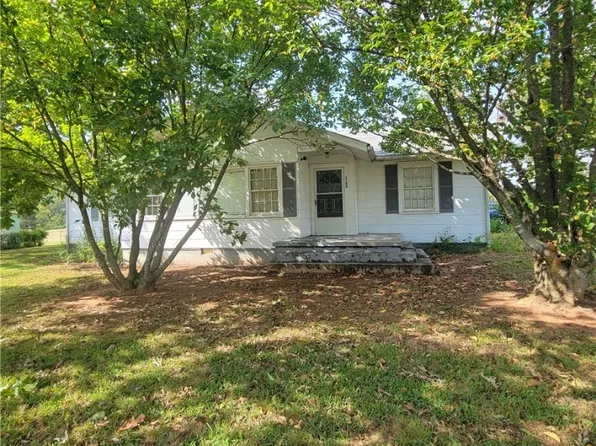 2109 W Walnut St, Paris, AR 72855