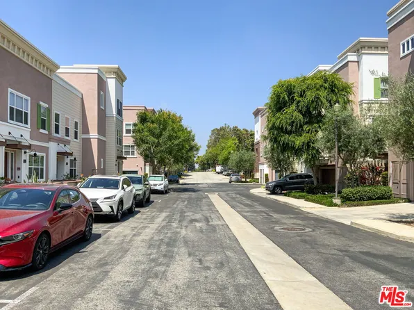 151 E Commercial St, San Dimas, CA 91773