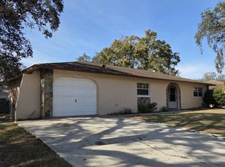 8649 Forest Lake Dr, Port Richey, FL 34668