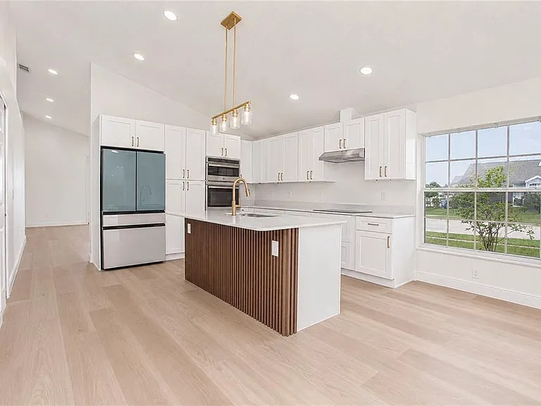 2039 Shannon Lakes Blvd — Photo 9