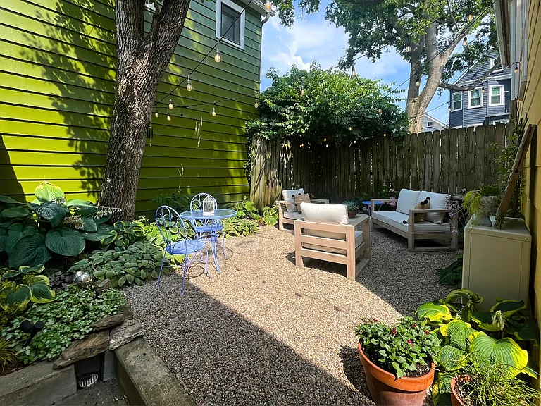 2124 Herrick Ave — Photo 31