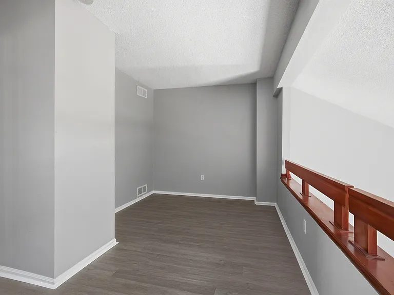 9010 Bear Mountain Dr — Photo 18