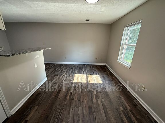 3rd image of 1909 Cherokee Rd #9