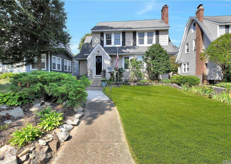 1st image of 4 Highland Blvd