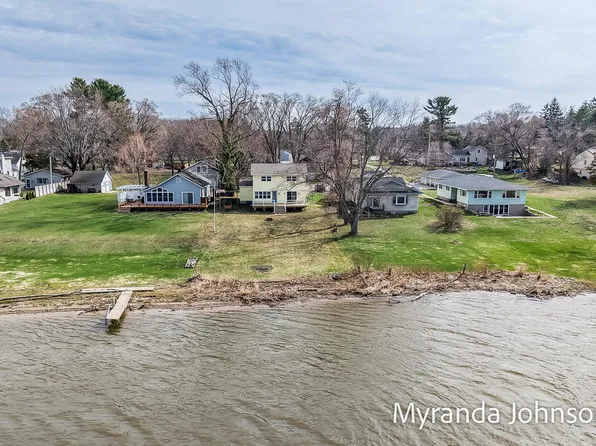 14661 Mercury Dr, Grand Haven, MI 49417