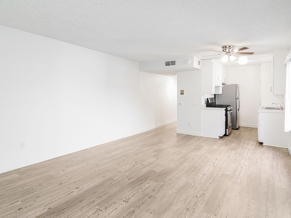 1st image of 11816 Victory Blvd #208
