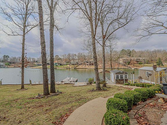 2nd image of 10 N Lakeshore Dr