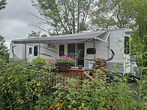 735 Woodstock Rd #148, East Berne, NY 12059