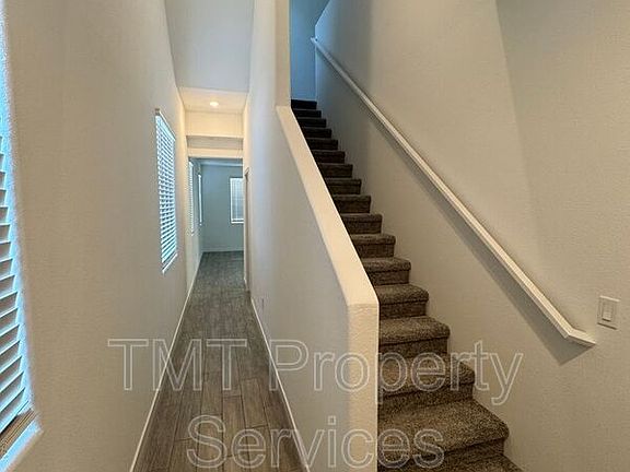 3rd image of 867 Lake Park Ave