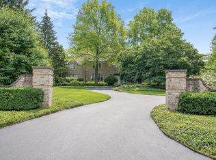 475 Red Fox Ln, Lake Forest, IL 60045