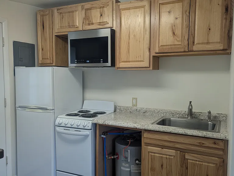 960 Confluence Ct #7 — Photo 3