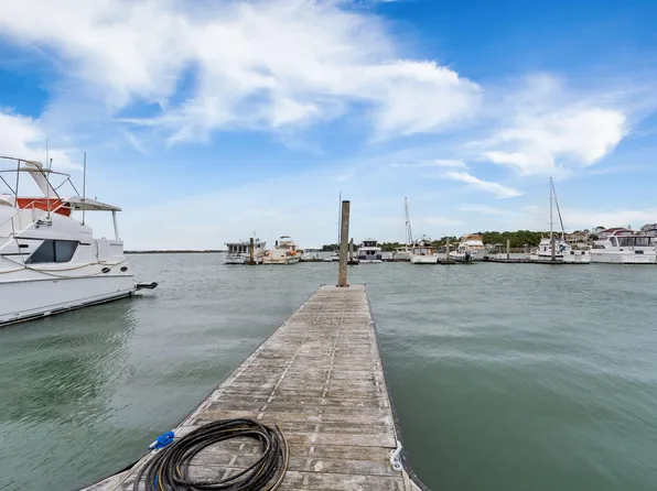 67 10th St E #D24, Folly Beach, SC 29439