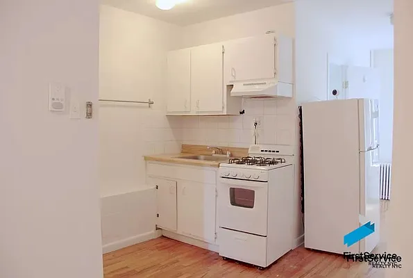 Rented by FirstService Realty (legacy) | media 9