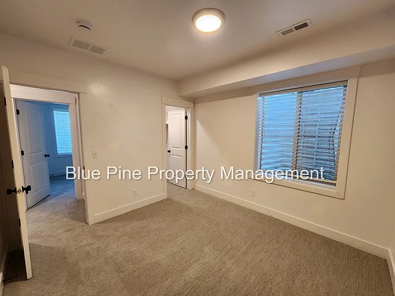 1664 S Higbee Ave — Photo 15