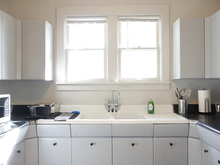 2 bed, 1.0 bath, 1024 sqft, $2,000 — Photo 22