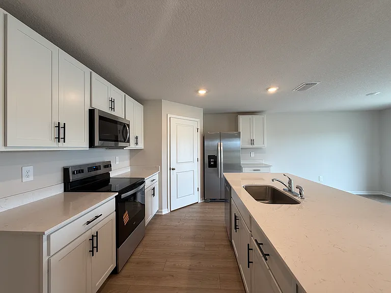 12431 Hopscotch Ave — Photo 6