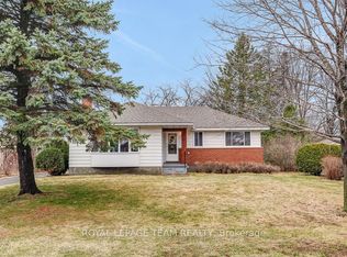 1107 Falaise Rd, Ottawa, ON K2E6R1