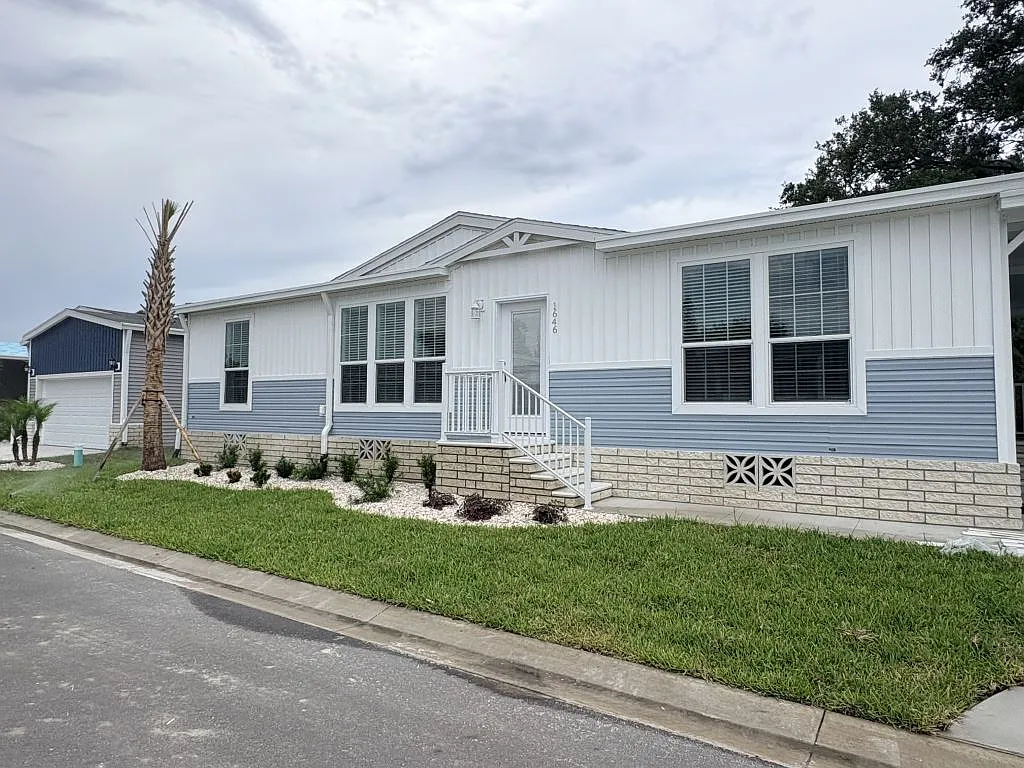 3 bed, 2.0 bath, 1251 sqft, $1,699 — Photo 1