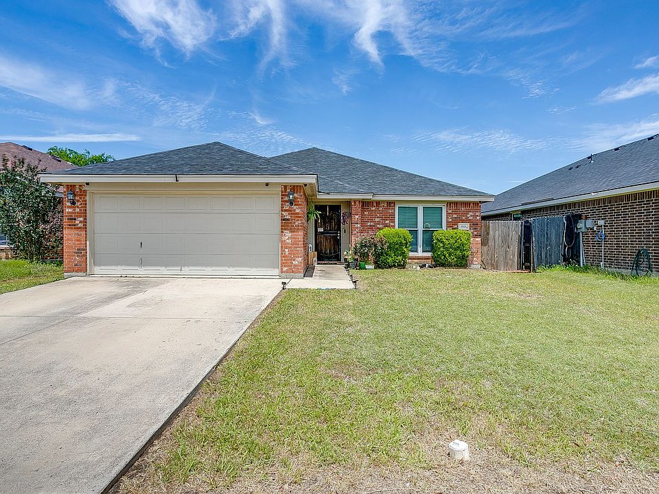 1st image of 3321 Royal Crest Dr