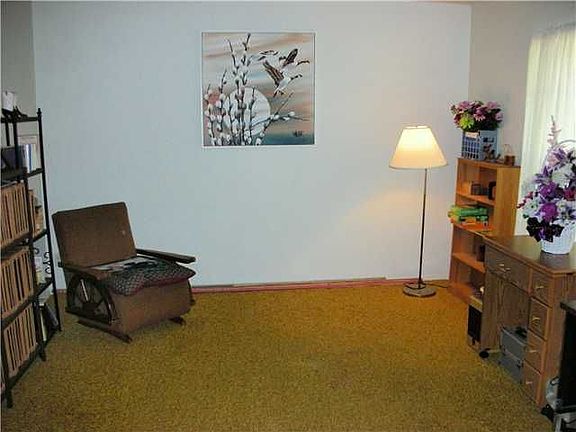 3rd image of 1907 Belford Dr