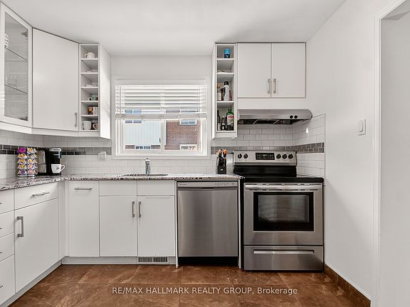 3rd image of 1821 Walkley Rd #23