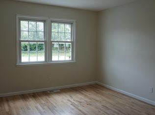 104 Sycamore Rd, Jersey City, NJ 07305