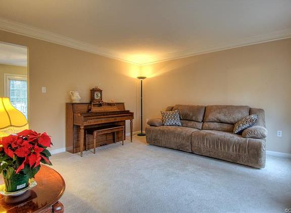 3rd image of 8851 Greenwood Blvd