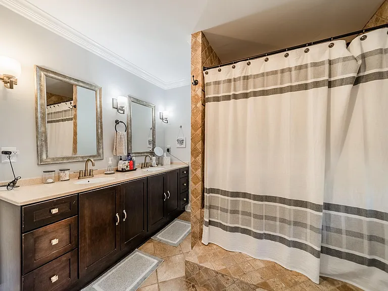 3147 Windsor Dr — Photo 26
