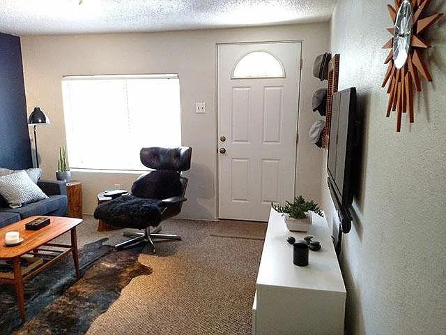 604 Salazar St #A — Photo 9
