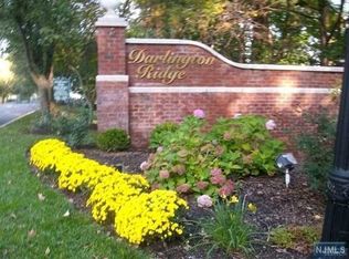 1208 Sycamore Ln, Mahwah, NJ 07430