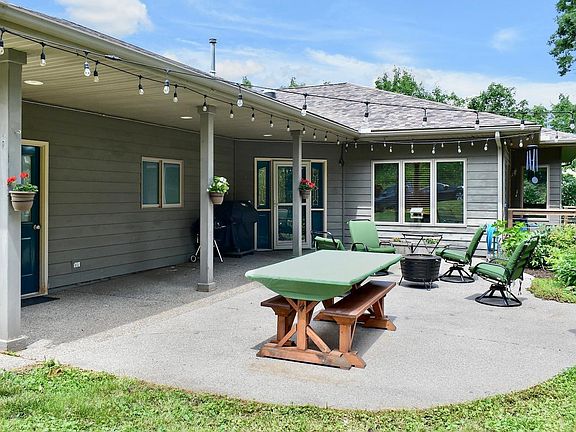2nd image of 84 Lyngholm Dr
