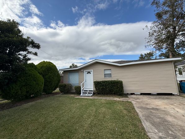406 Courthouse Ln