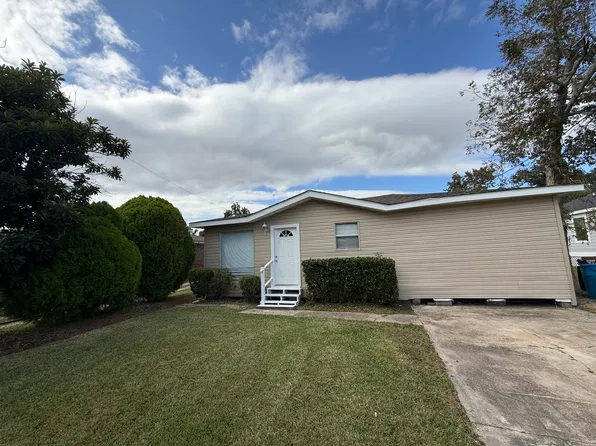 406 Courthouse Ln, Hahnville, LA 70057