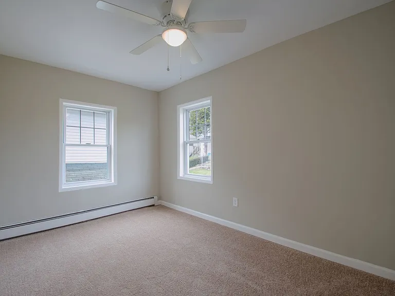 208 Chestnut St — Photo 10