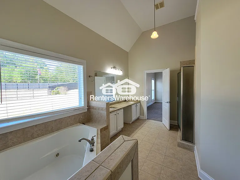 1025 Rowanshyre Cir — Photo 19