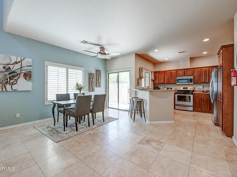 1120 S Ash Ave #1004 — Photo 4