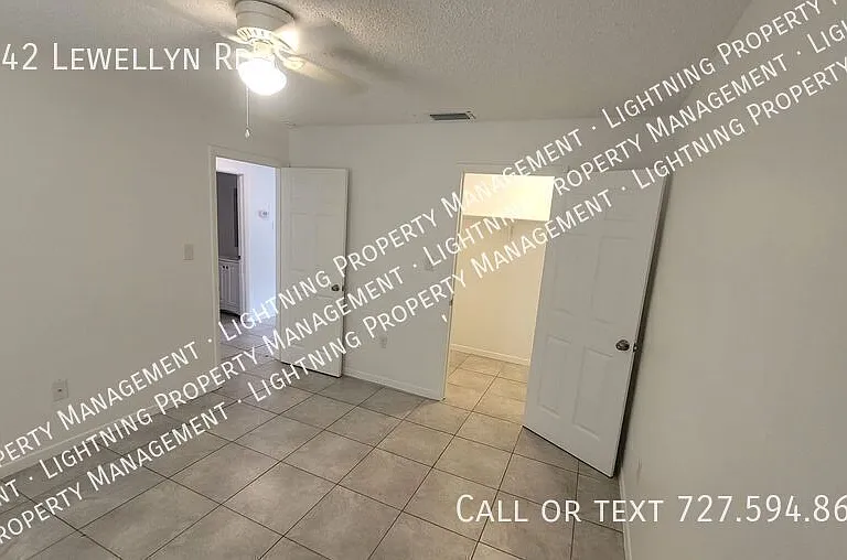 5442 Lewellyn Rd — Photo 3