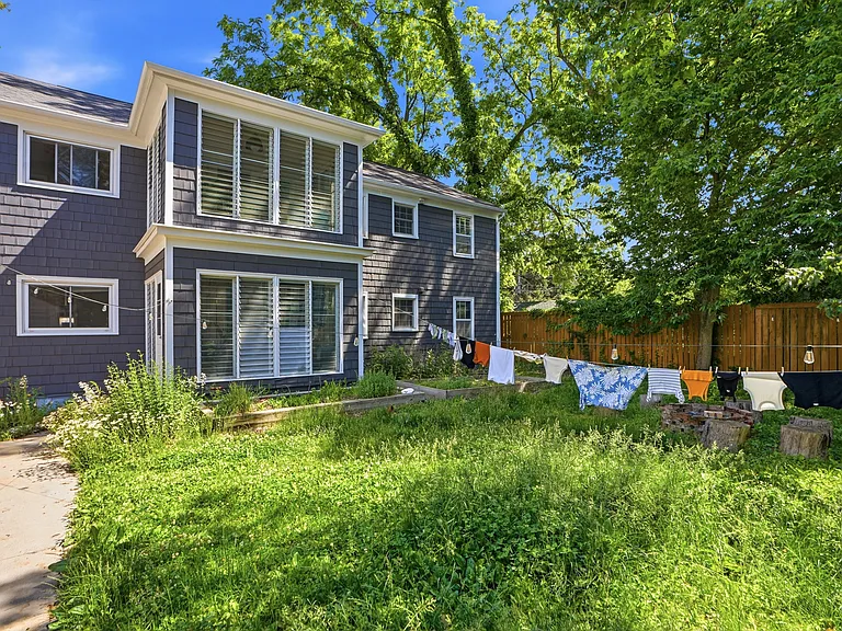321 McLean St — Photo 2