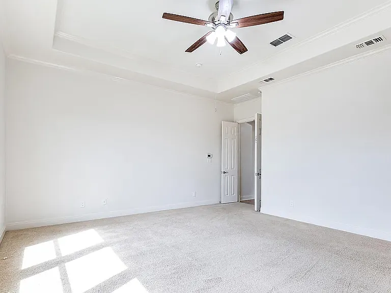 24711 Faraday — Photo 25