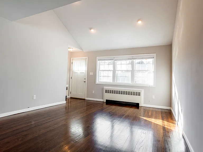 26 Quebec Dr — Photo 9