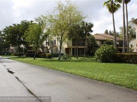 109 Gardens Dr, Pompano Beach, FL