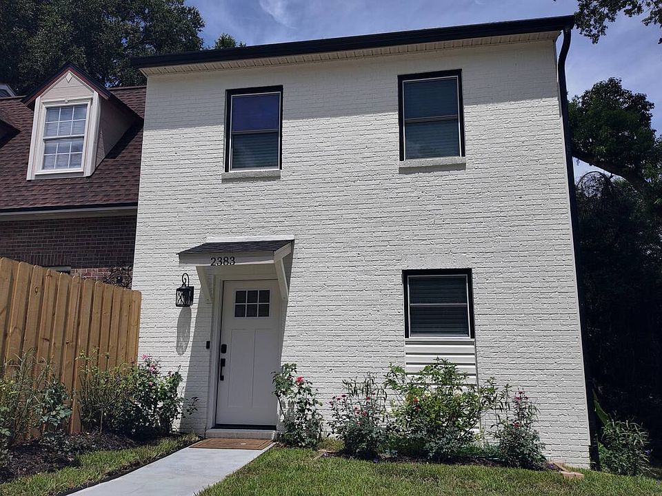 1st image of 2383 Gregory Dr #1