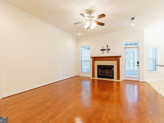 5th image of 4420 Stonehaven Dr