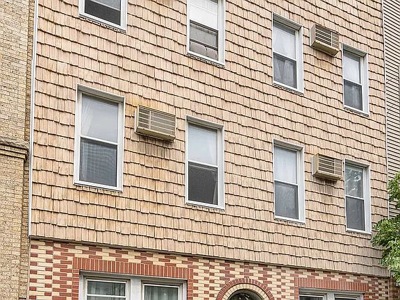 2nd image of 530 Graham Ave #6