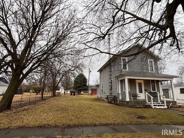109 S Elm St, Earl Park, IN 47942