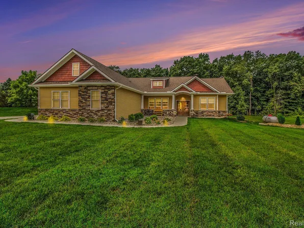 1960 Bridgets Way, Gregory, MI 48137