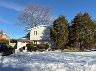 22 Sullivan Dr, Jericho, NY 11753