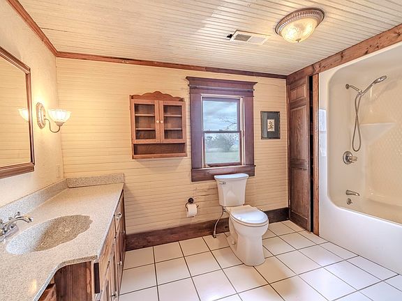 24th image of this home