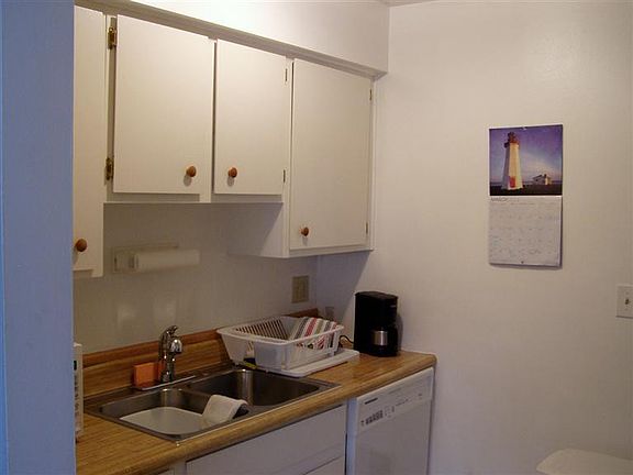 5th image of 999 Terrace Ln